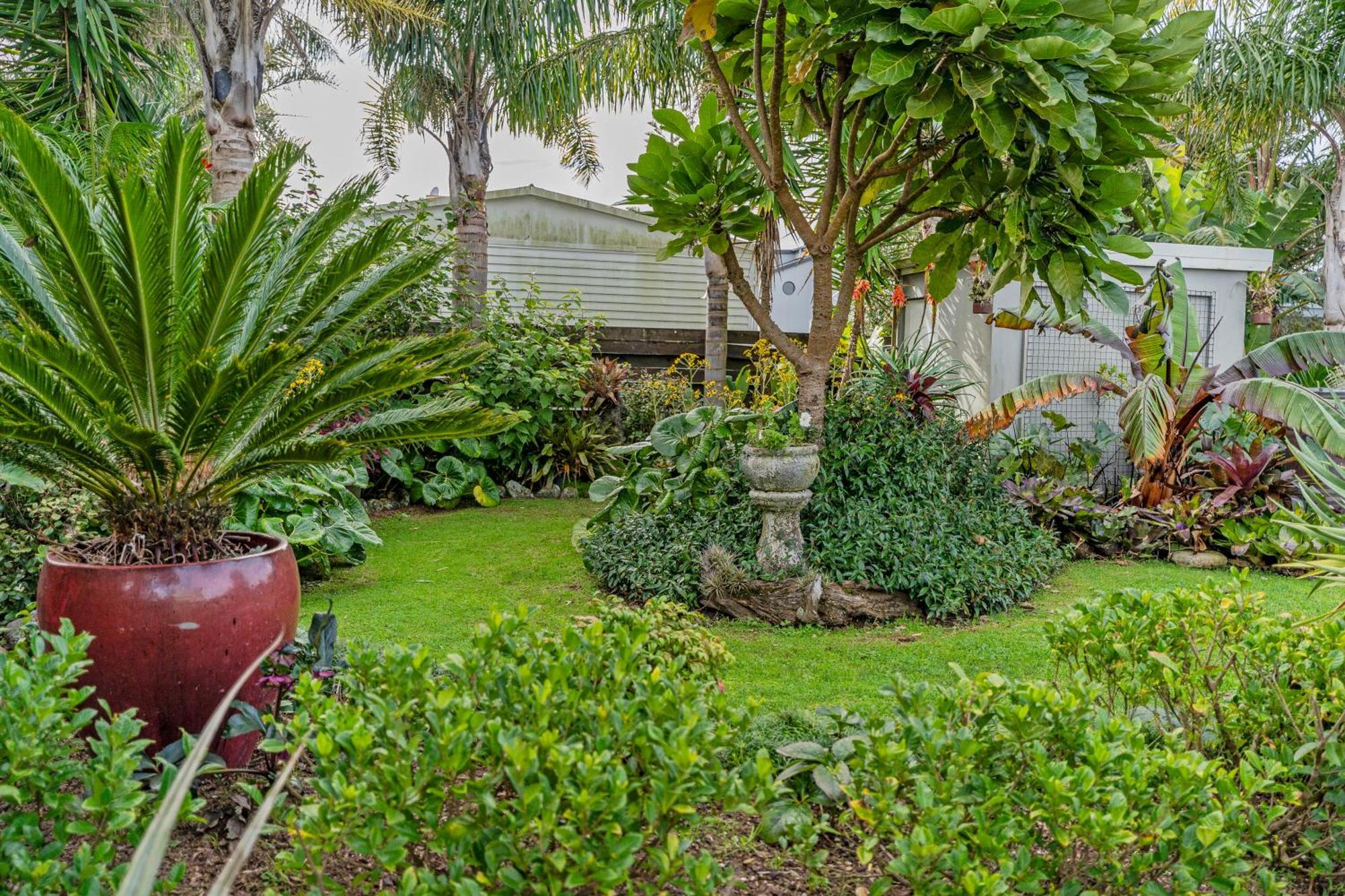Coast Awhile - Whangamata Holiday Home Екстер'єр фото
