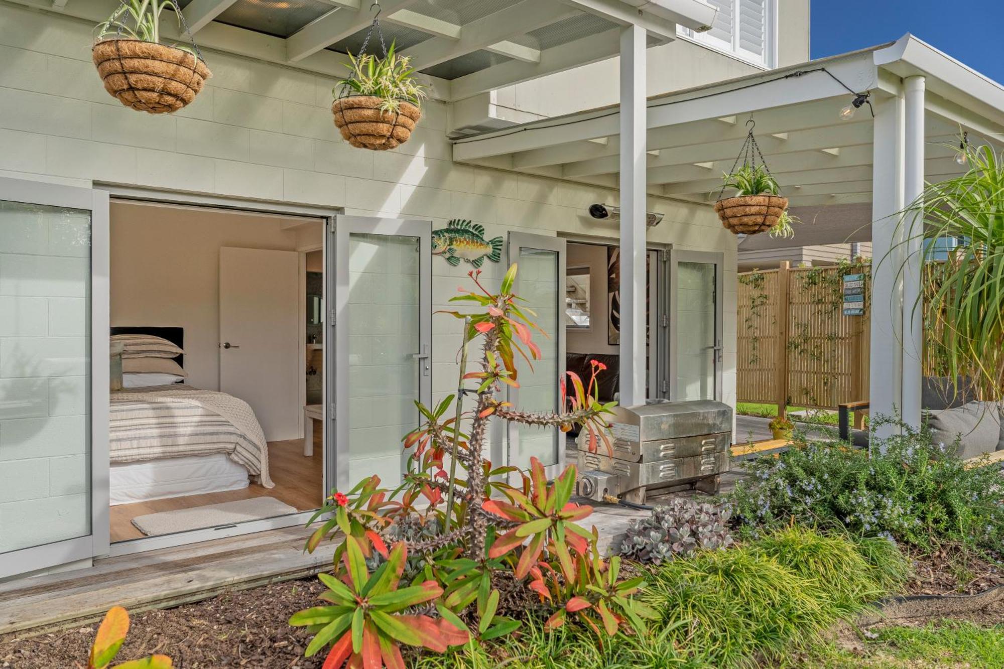 Coast Awhile - Whangamata Holiday Home Екстер'єр фото